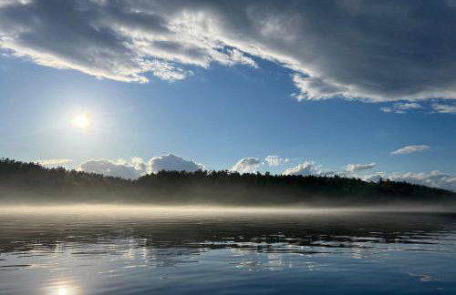 Private Dock and Beach! Lakefront Adirondacks Escape - Foto 24