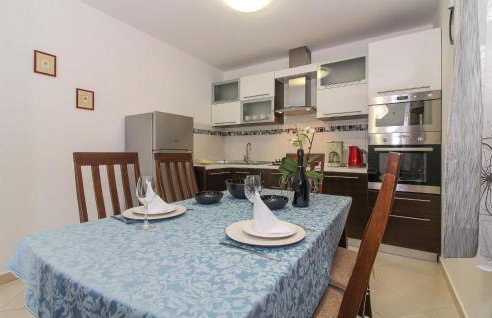 2 Bedroom Lovely Apartment In Gracisce - Foto 9