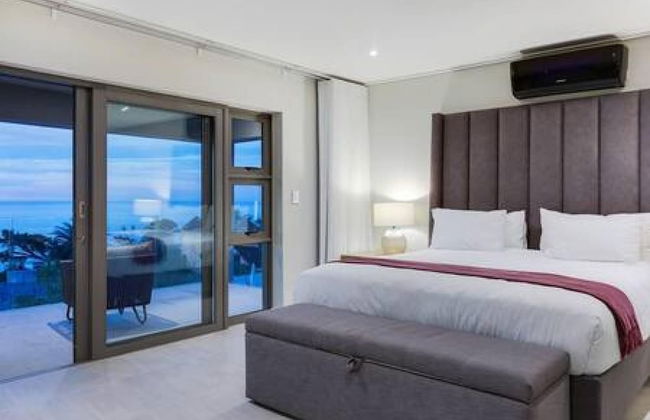 Large 9 Bedroom Villa in Camps Bay w Pool Apostles Views - Photo 24