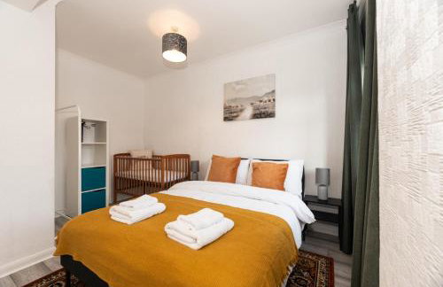 4 Bedroom Family Home In South East London - Photo 8