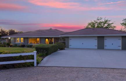 4.5 Acre Secluded Ranch w Panoramic Views • Fire Pit Olive Ranch by AvantStay - Foto 100