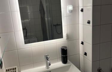 Gesamte Wohnung kontaktlos Nähe Messe Expo Plaza mit Netflix - Foto 15