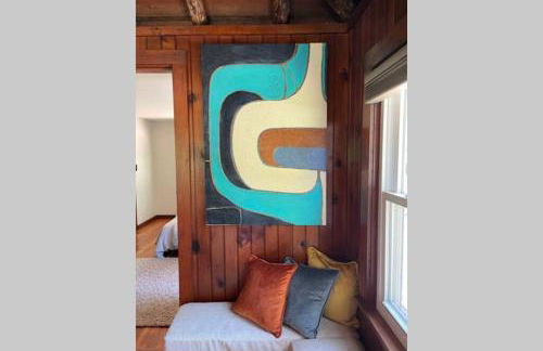 Peaceful Getaway Cottage on grounds of historic mid-century gem - Foto 11