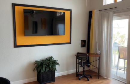 Sun-Kissed Stays - Photo 6