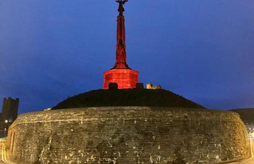 Luxury 2 bedroom town apartment - Foto 14