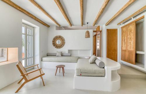 Lil Paros Luxury suites - Photo 33