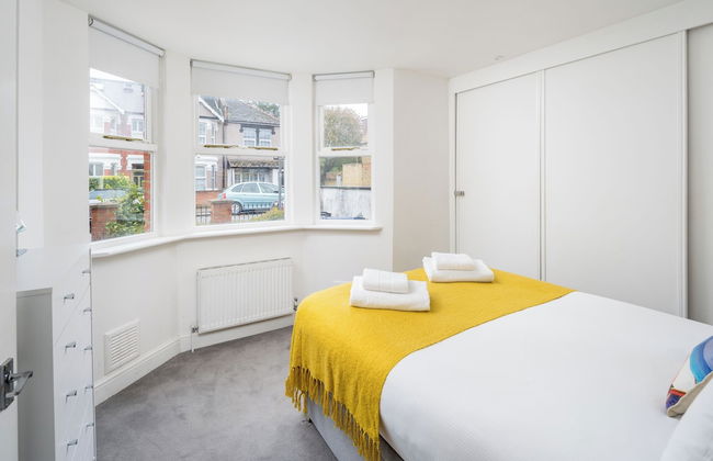 JOIVY 2-bed flat in West London - Foto 7