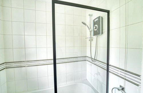 Modern 1BR Apt Netflix, Parking, M6 Access - Foto 17