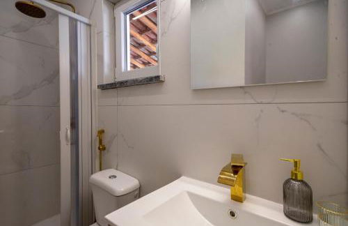 Family-Friendly Villa with Private Pool & Rooftop Oasis - Foto 33