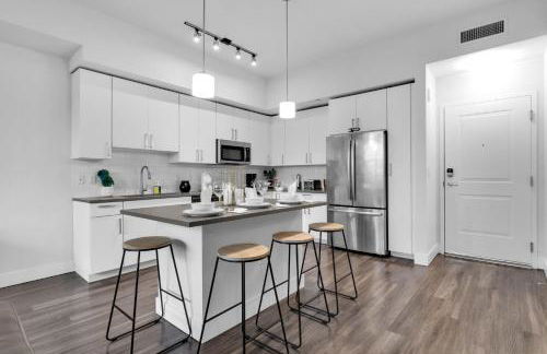 Sunny 1BR Unit With Free Parking Prime Location - Foto 3