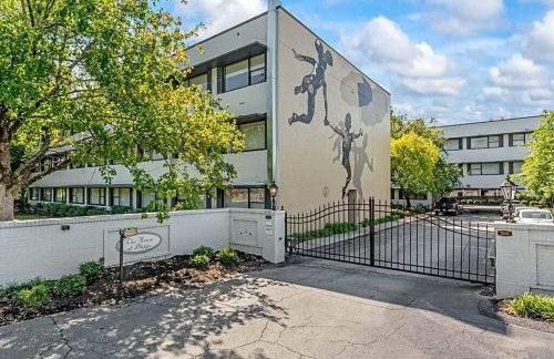 Art Deco-Inspired Apartment Getaway in Buckhead - Foto 25