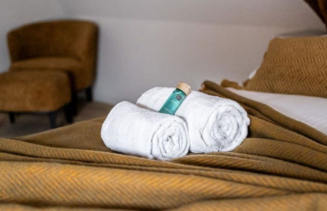 City-view Loft With Wooden Beams and Mezzanine - Foto 12