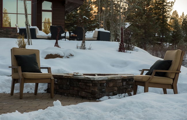Maple by Avantstay Modern Mountain Home w Cozy Fire Pit 15 Mins frm Northstar - Photo 27