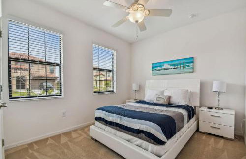 Large family friendly Vacation Home, Private Pool, Golf course location, Nr Orlando Disney Parks Florida - Photo 12