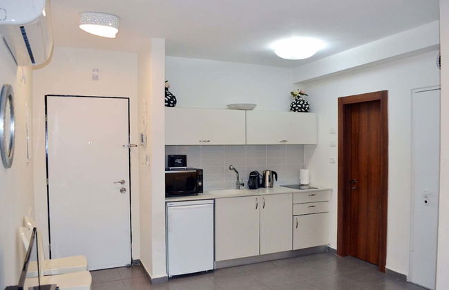 Classic 1BR in City Center near Beach by FeelHome - Photo 6