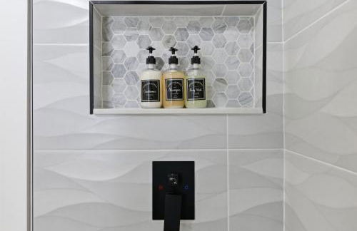 107-Waterfront-Walk to beach-Lovely - Foto 75