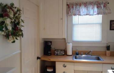 #05 - Lakefront Two Bedroom Cottage- Pet Friendly - Foto 10