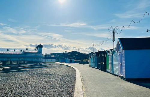 Stylish 3 Bed Apt Sea Views Near the Beach 2B - Foto 28