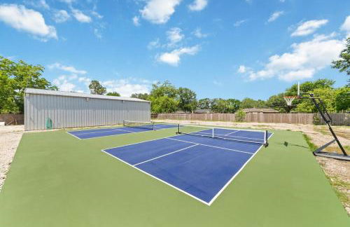 Pickleball-Basketball Oasis-Pool & Spacious Home - Photo 61