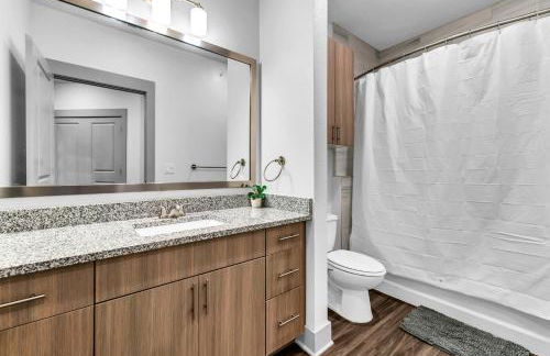 Bright 2BD 2BA Suite Gym and Pool City Center Stay - Foto 12