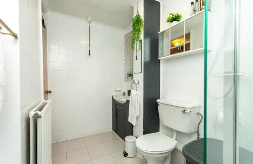 Woodhouse Stays for Contractor and Family Stay, Free Parking, Fast WiFi - Foto 49