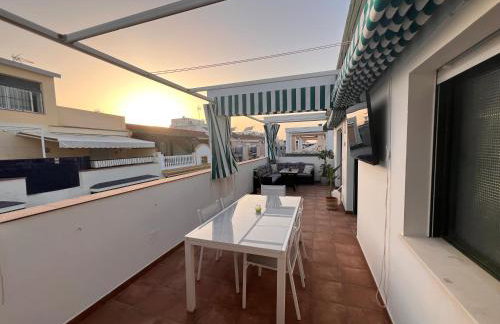 Ático De Lujo 140m2 con Terraza en el Centro, junto a la playa, restaurantes y chiringuitos en Punta Umbría - 10 Personas - Foto 14