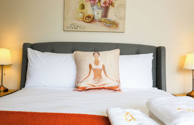 StayAU Serene 3BR Haven for Families - Photo 2