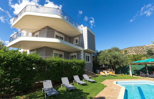 290m² Villa with Pool close to the Airport - Foto 36