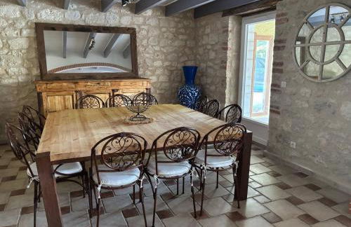 At Stéphanie and Damien's, Charming stone and pool - Foto 32