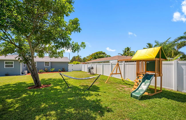 Paradise Haven- Amazing 4BR Oasis With Pool - Foto 29