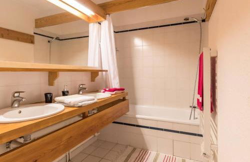 Appartement lumineux 3 pièces proche télécabine et commerces avec piscine chauffée - FR-1-330F-34 - Photo 11