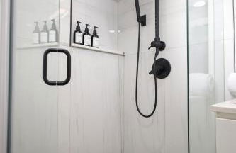 Cozy 2BR On Rvrwalk Gym and Parking Near Conv Ctr - Foto 6