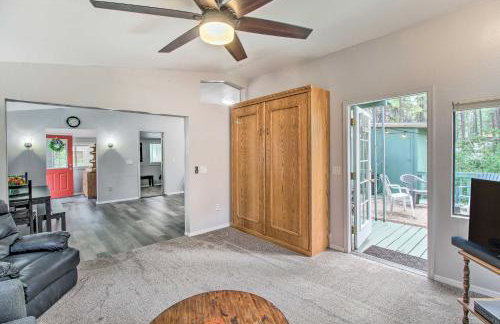 2 Mi to Rainbow Lake Woodsy Retreat with Deck! - Foto 5