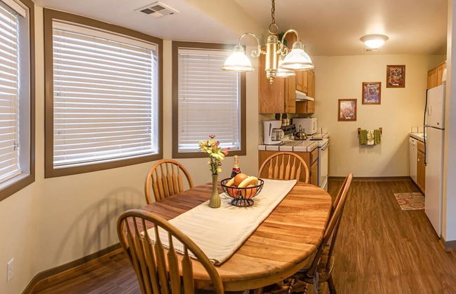 Oak Lawn Cottage ~ 1.5 Blocks to OSF - Foto 7