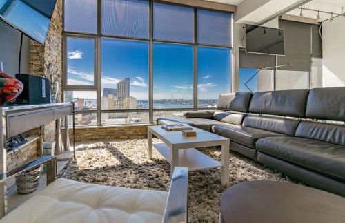 Cityscape Elegance with Water Views - Foto 21