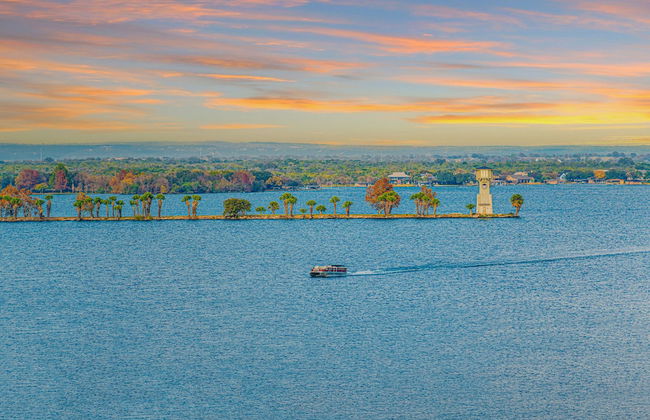 Luxury Waterfront Condo W/pool & Views! - Foto 26