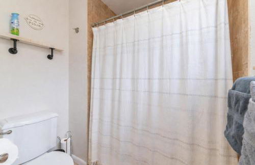 Ventur Tropical w Hot Tub Close to Beach - Photo 24