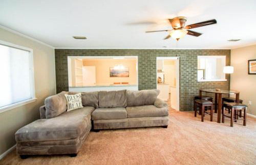 Luxury Midtown Home - Only a few blocks from FGH - Foto 32