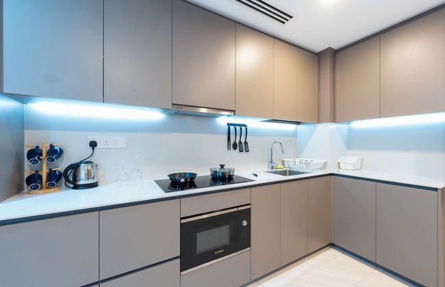 Moonway Luxury Suites At Eaton Residence - Photo 60