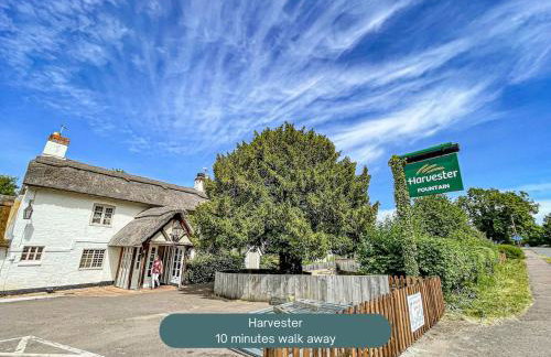 Stylish Duplex Apartment - Close to City Centre - Free Parking, Balcony, Self-Check-In, Fast WiFi and Smart TVs by Yoko Property - Foto 21