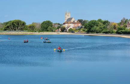 Mayfield , 2 bed slp 6 Roomy dog friendly Gosport town house - Photo 9