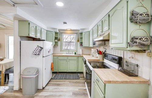 Riverfront Topsham Home about 28 Mi to Portland! - Foto 2