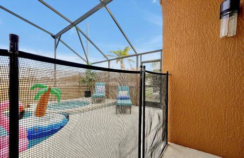 5BR Cottage w Pool & Hot Tub Near Disney - Foto 32