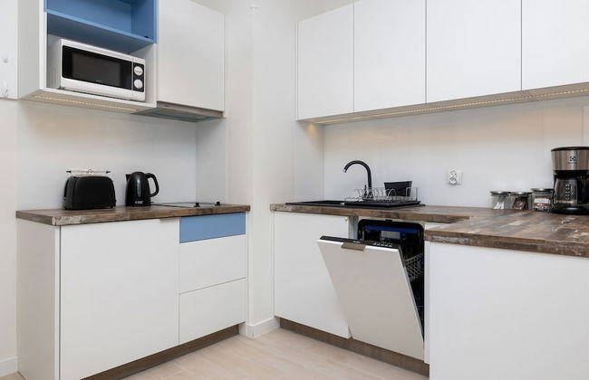 Aquamarina Onyx Apartments by Renters - Photo 15