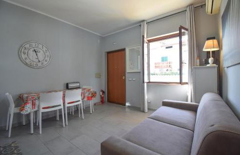 Gorgeous Apartment In Marina Di Ardea - Foto 8