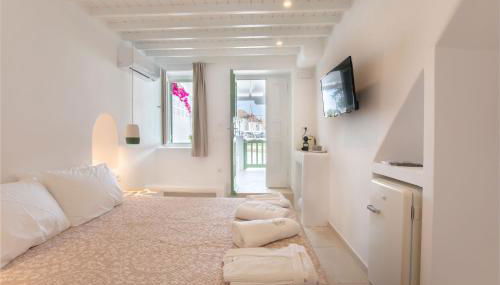 Mylos Suites - Photo 2