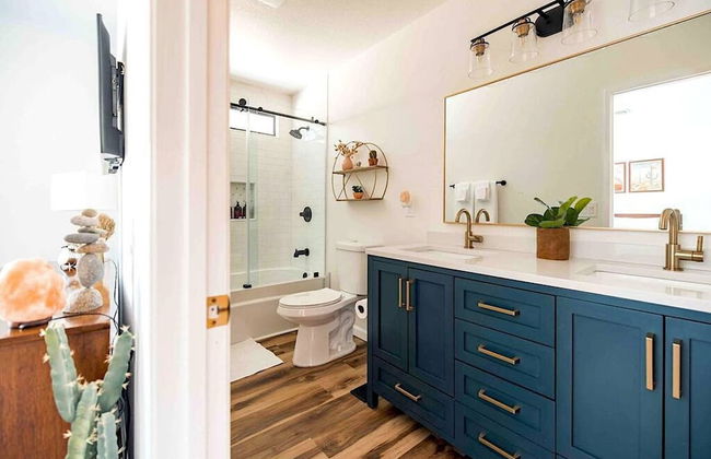 Cozy Rustic Home Minutes to Joshua Tree Nat l Park - Photo 26