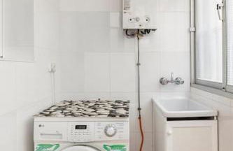 Amplio piso con 4 habitaciones para disfrutar de Málaga con parking gratuito - Photo 16