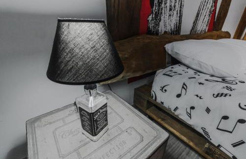 The Modern & Recycled House - Photo 18