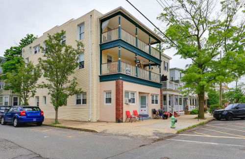 Walk to Downtown and Beach Ocean Grove Apartment! - Foto 2